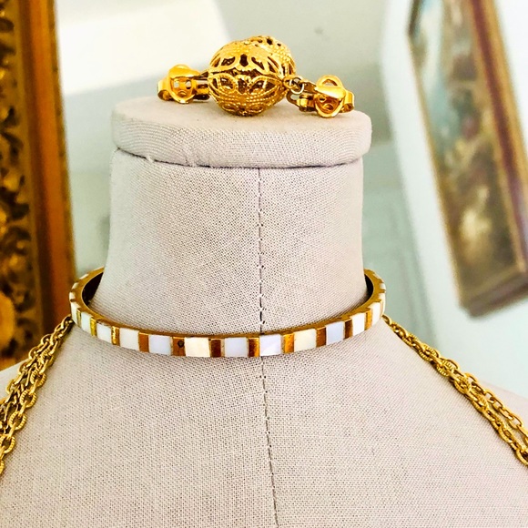 Vintage Mother of Pearl Bangle & Filigree Jewelry - Picture 4 of 11